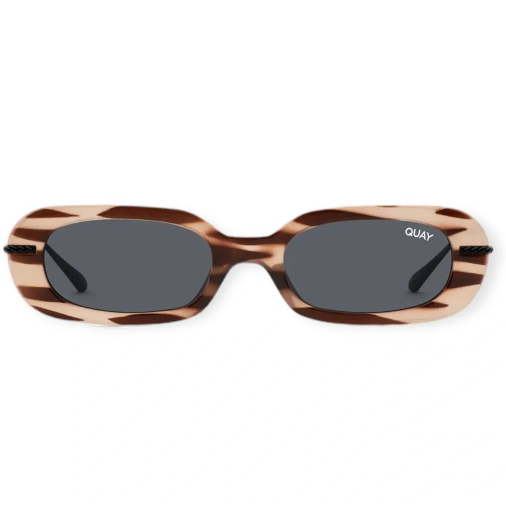 QUAY So Serious Sunglasses Zebra Black Frame Smoke Lenses Retro Y2K NWT